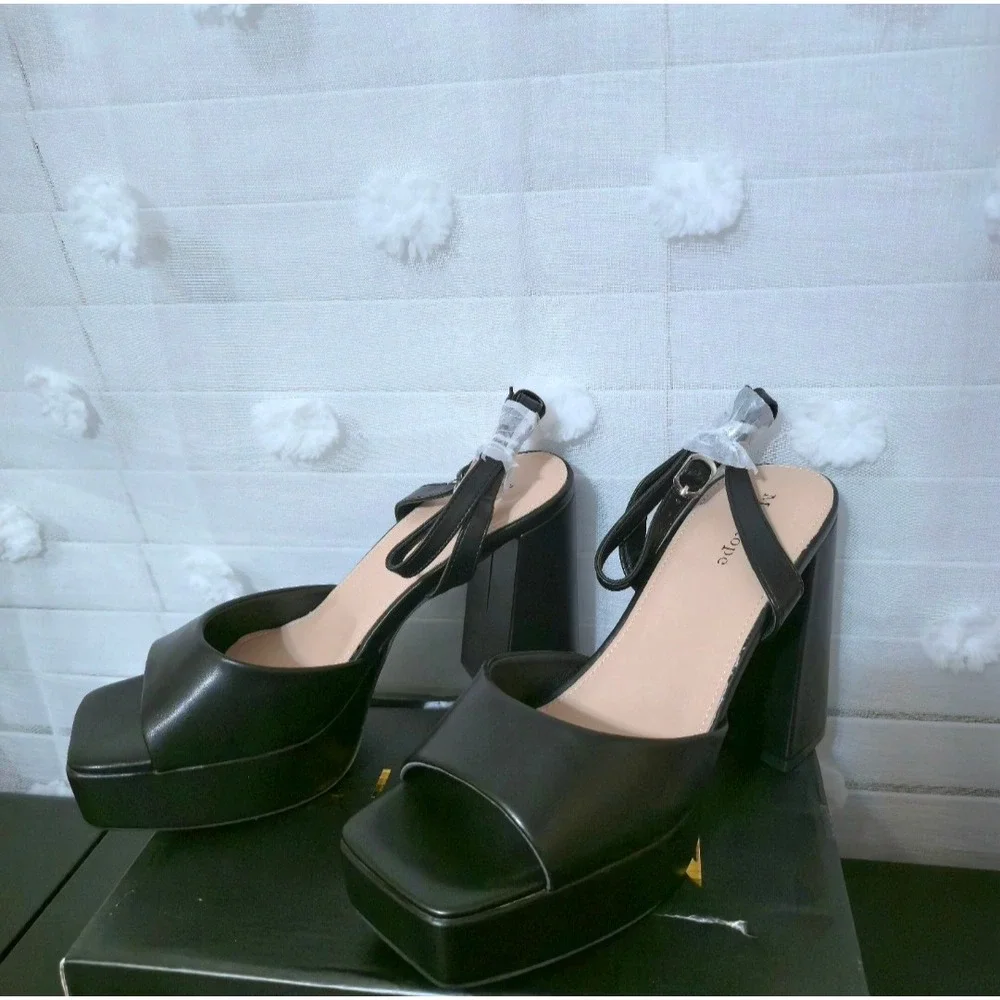 Modatope black platform